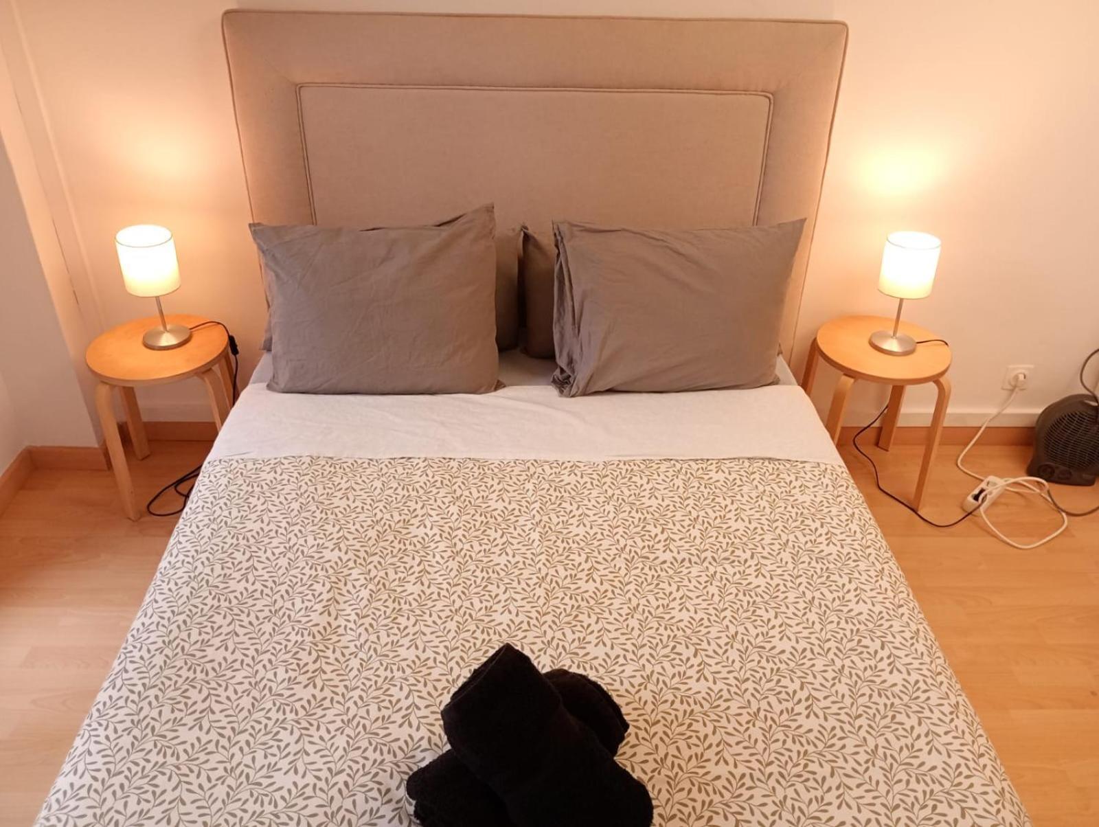 City Center Double Sunny Room Fgc Pensión *