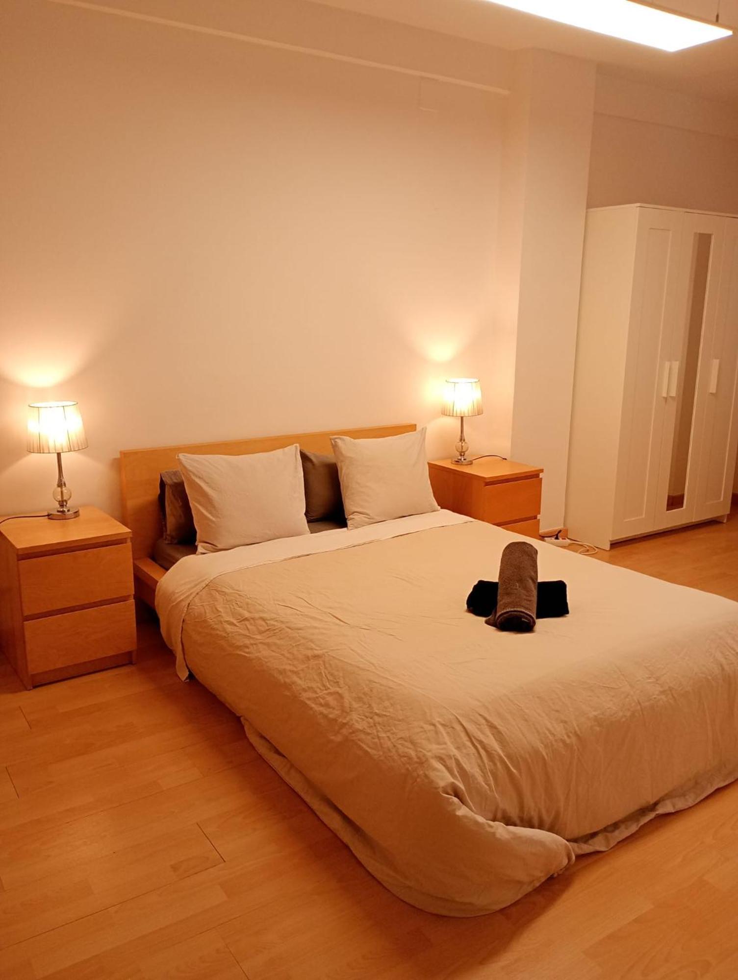 Pensión City Center Double Sunny Room Fgc Barcelona